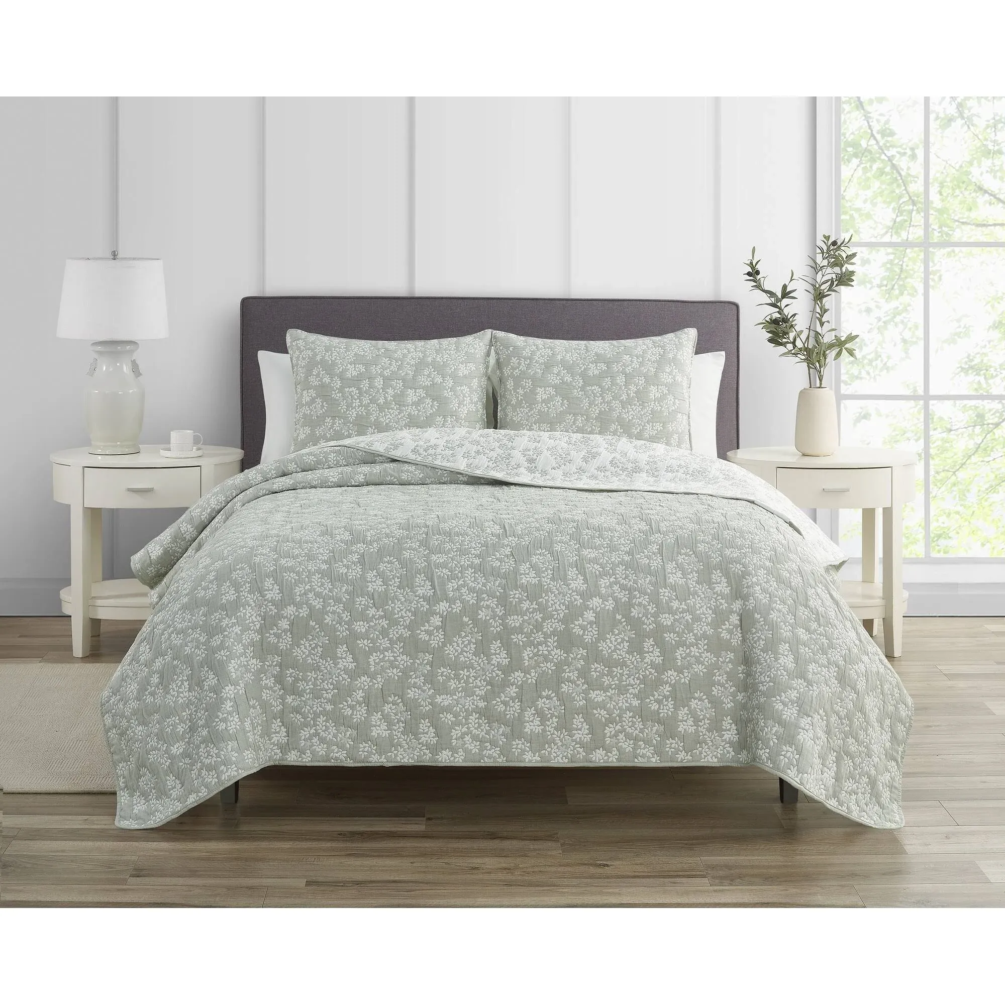 Cedar Court Annabella Floral Quilt Set